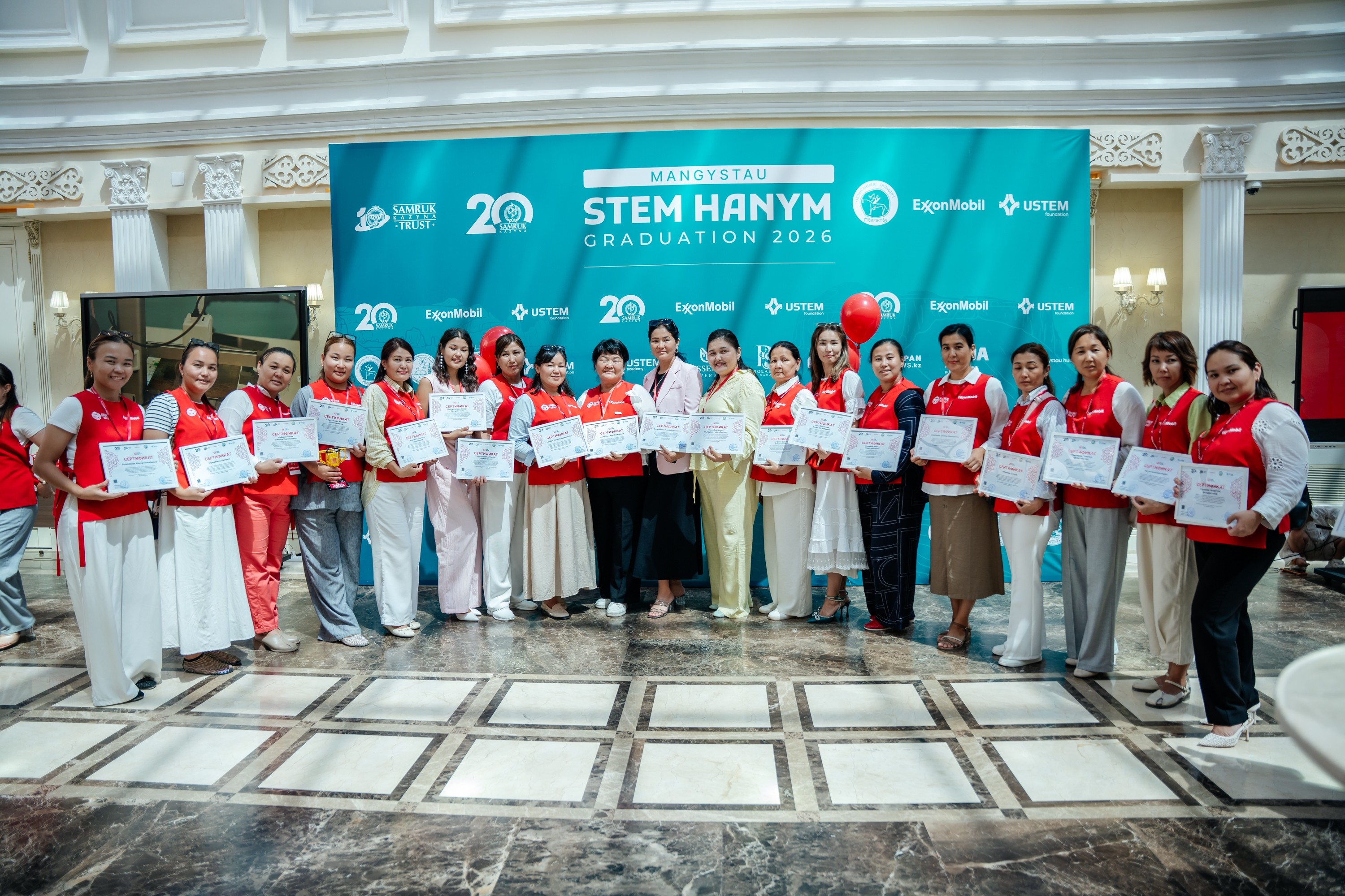 307 участниц проекта «STEM Hanym» стали международными STEM-тренерами